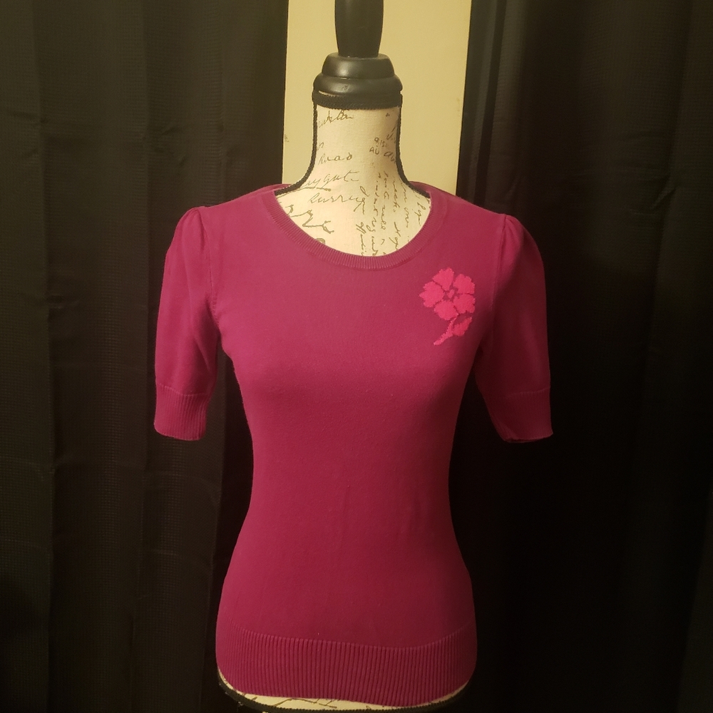 Short sleeve sweater